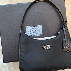 AUTHENTIC Prada Re-Edition 2005 Bag